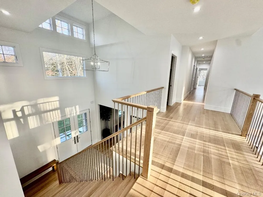 69 Jagger Lane Westhampton, NY 11977
