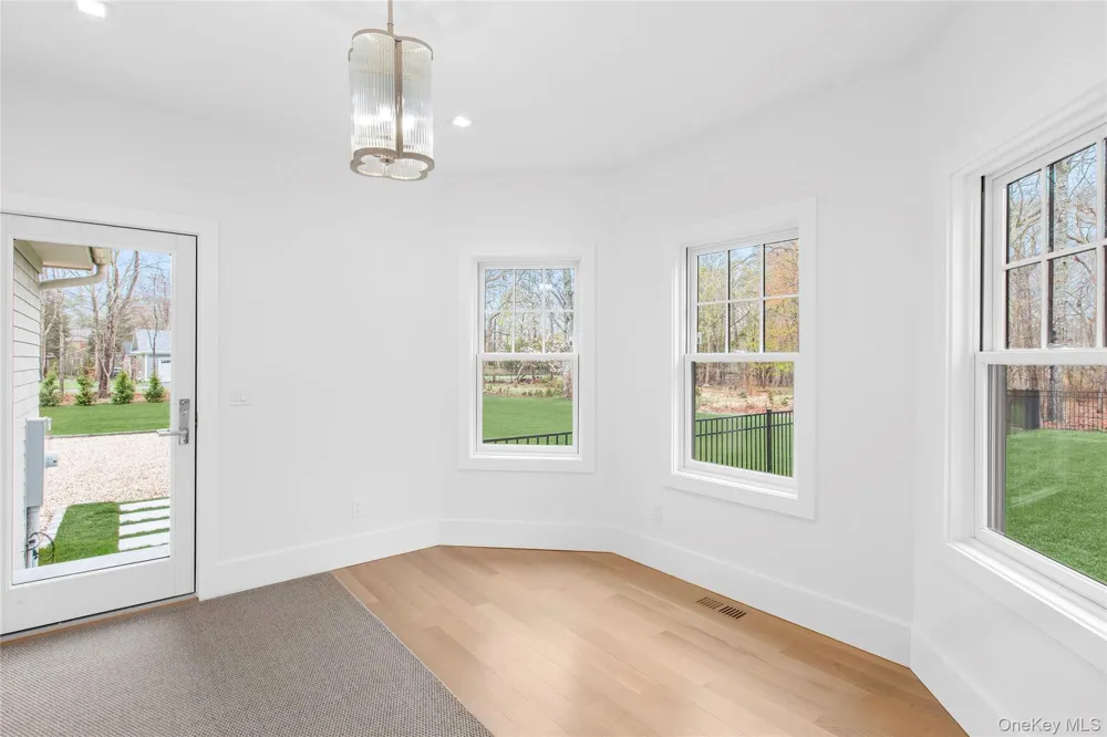 69 Jagger Lane Westhampton, NY 11977