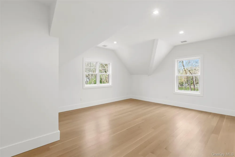 69 Jagger Lane Westhampton, NY 11977