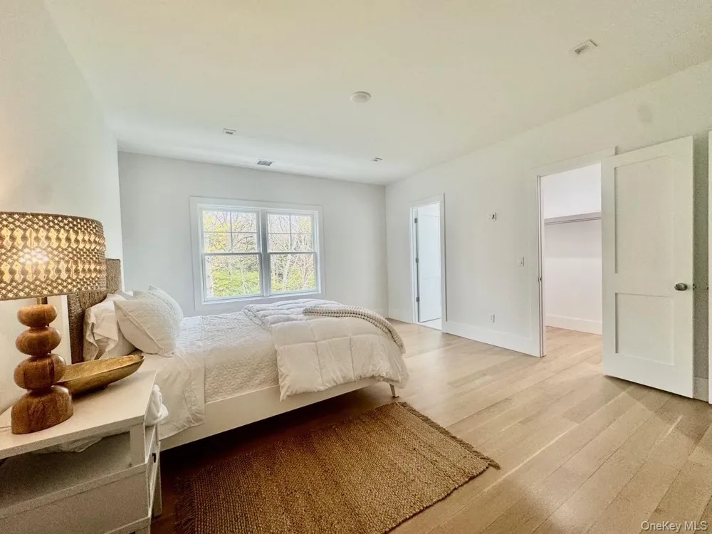 69 Jagger Lane Westhampton, NY 11977