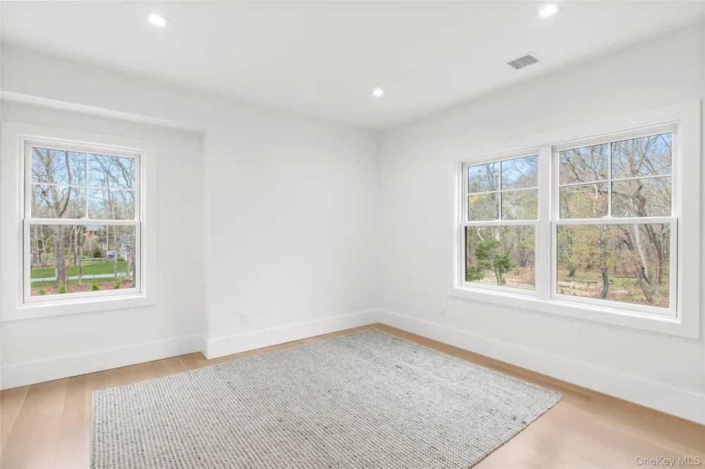 69 Jagger Lane Westhampton, NY 11977