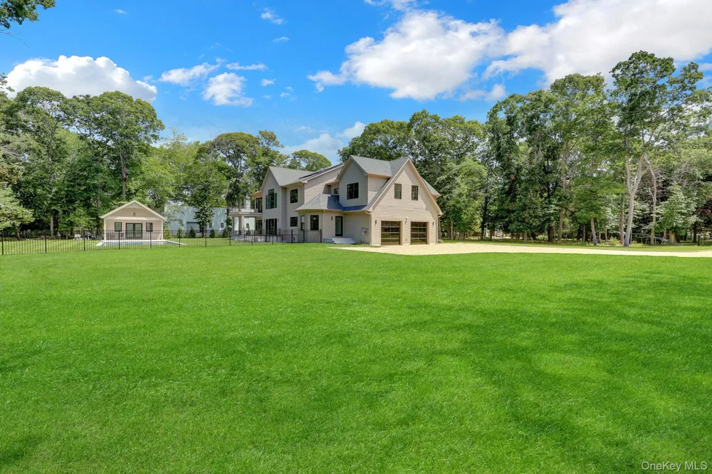 69 Jagger Lane Westhampton, NY 11977
