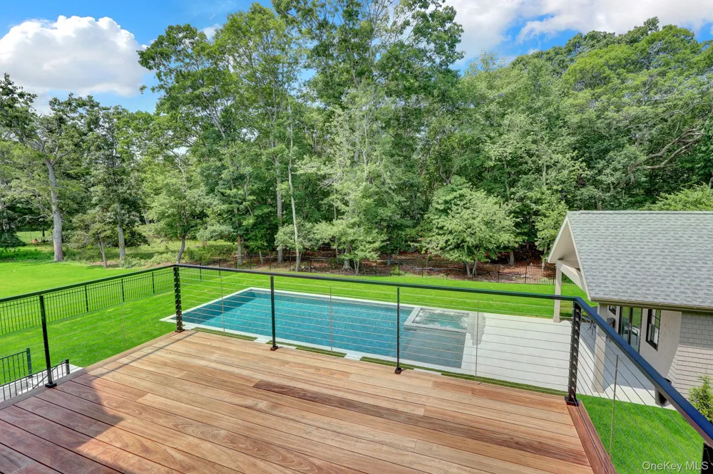 69 Jagger Lane Westhampton, NY 11977