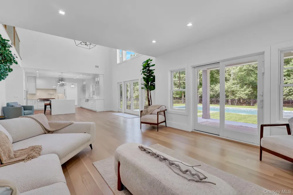 69 Jagger Lane Westhampton, NY 11977