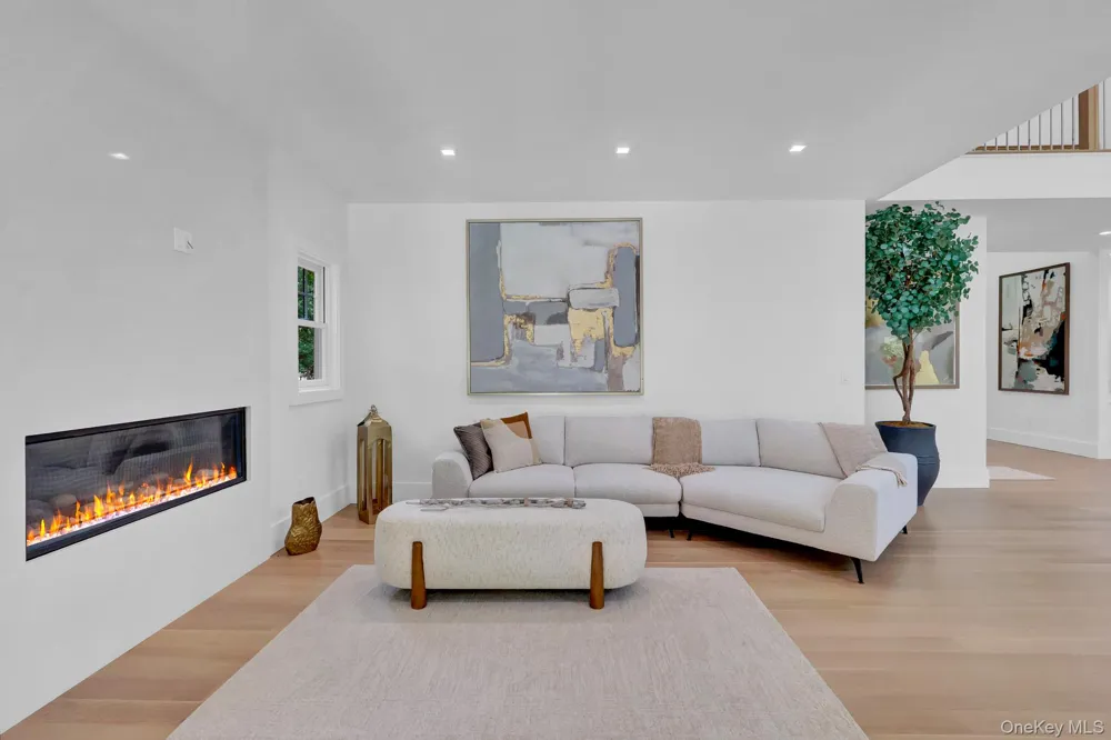 69 Jagger Lane Westhampton, NY 11977