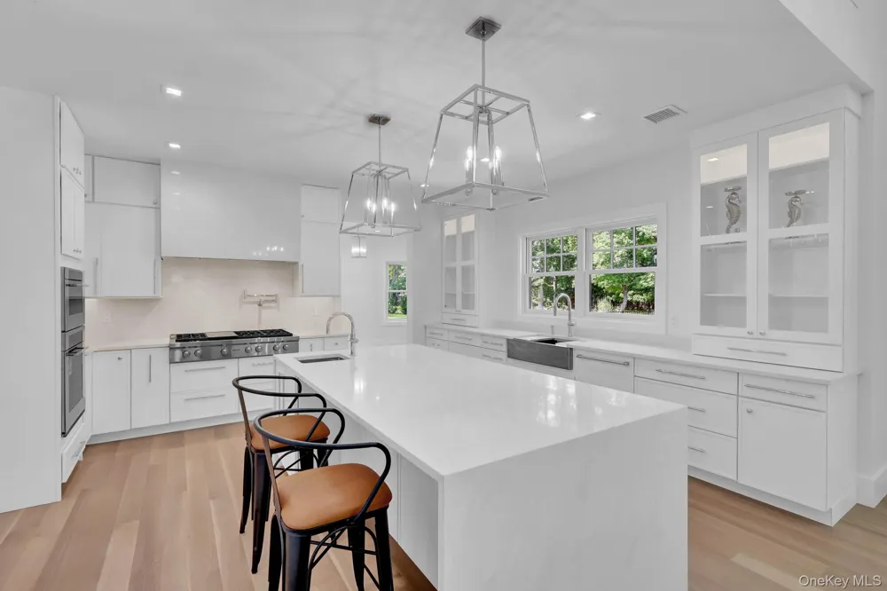 69 Jagger Lane Westhampton, NY 11977