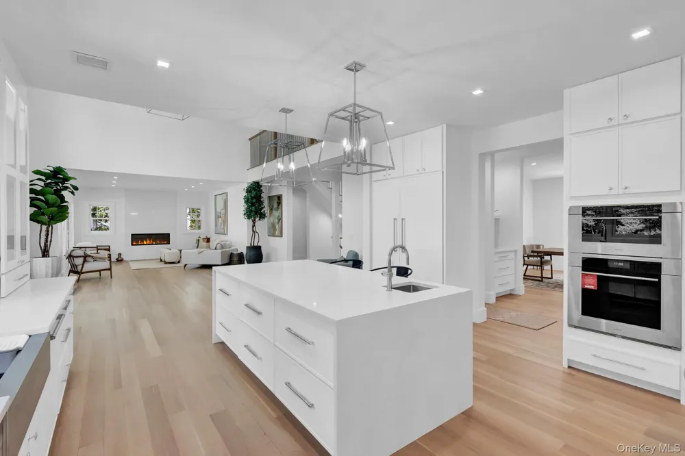 69 Jagger Lane Westhampton, NY 11977