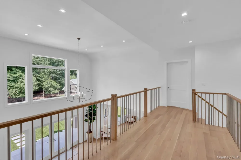 69 Jagger Lane Westhampton, NY 11977
