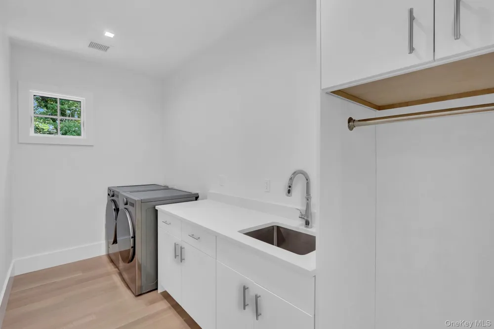 69 Jagger Lane Westhampton, NY 11977