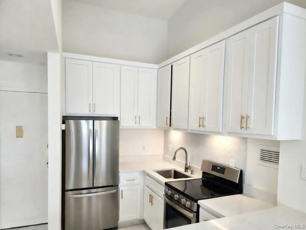 111 4th avenue #11L New York (Manhattan), NY 10003