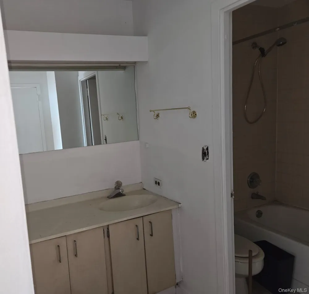 111 4th avenue #11L New York (Manhattan), NY 10003