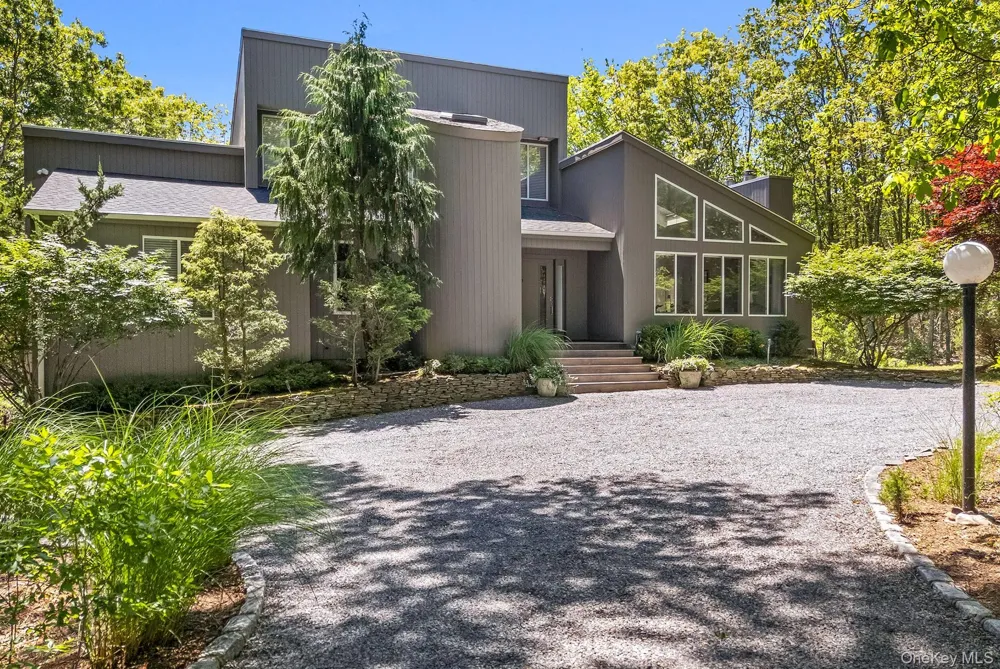76 Island View Drive W Sag Harbor, NY 11963