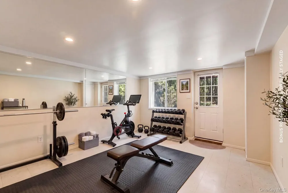 76 Island View Drive W Sag Harbor, NY 11963