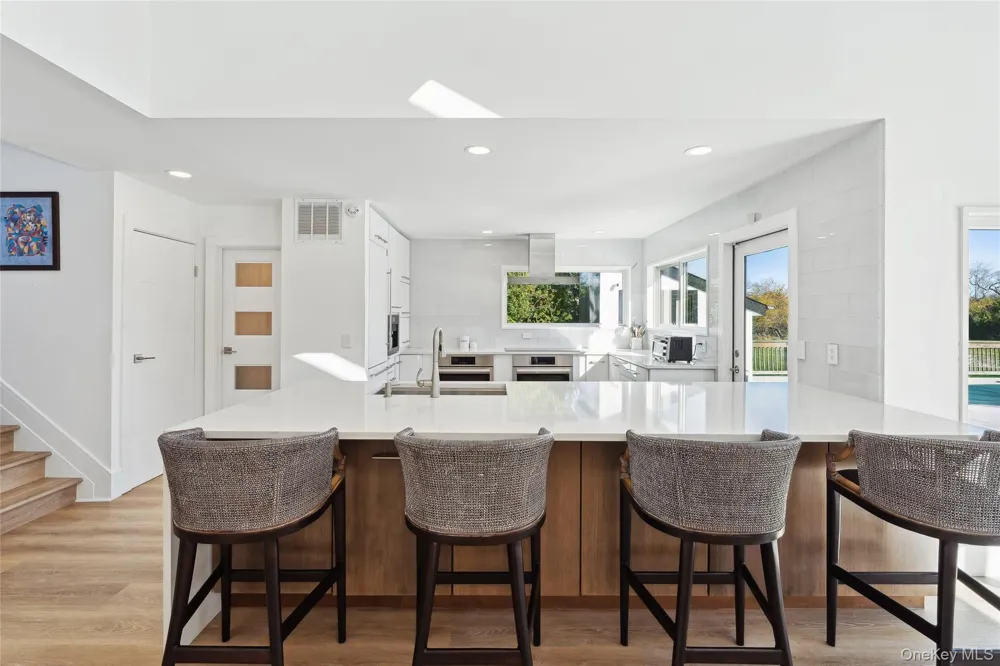 32 Tanners Neck Lane Westhampton, NY 11977