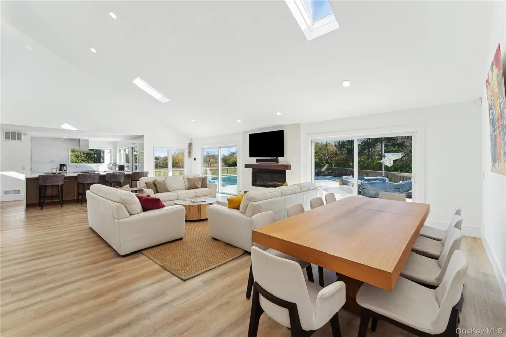 32 Tanners Neck Lane Westhampton, NY 11977