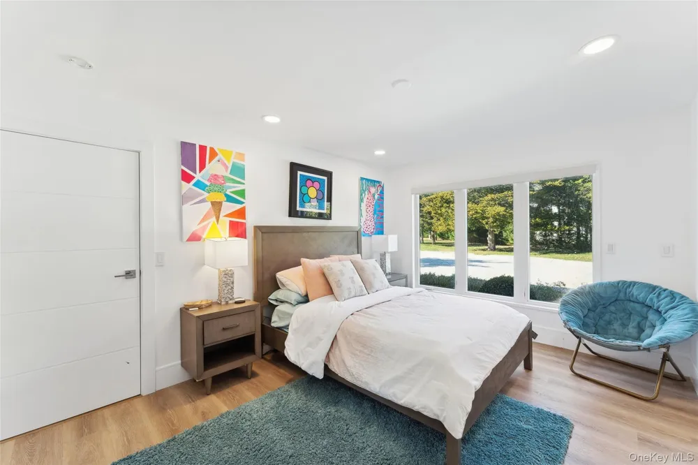 32 Tanners Neck Lane Westhampton, NY 11977