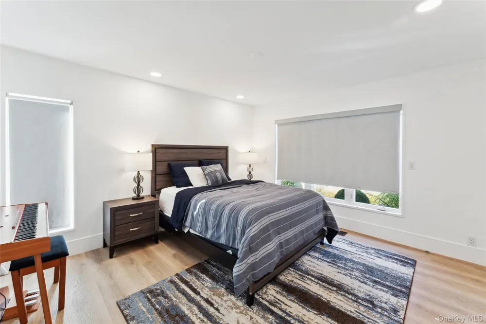32 Tanners Neck Lane Westhampton, NY 11977