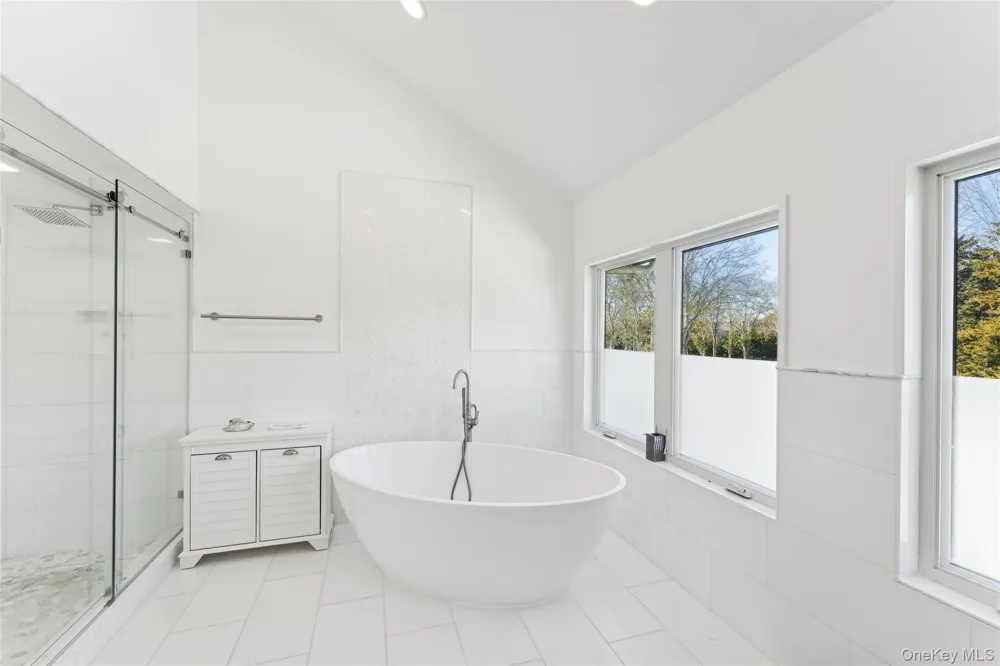 32 Tanners Neck Lane Westhampton, NY 11977