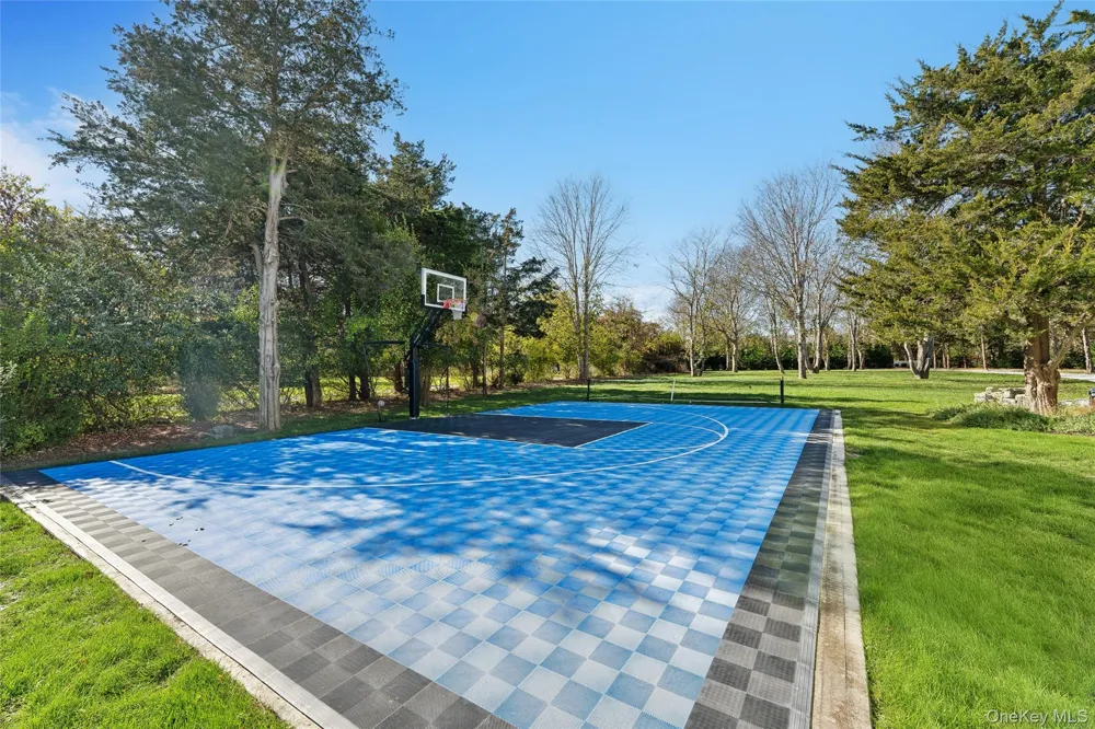 32 Tanners Neck Lane Westhampton, NY 11977