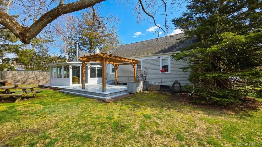 32 Atlantic Avenue East Moriches, NY 11940