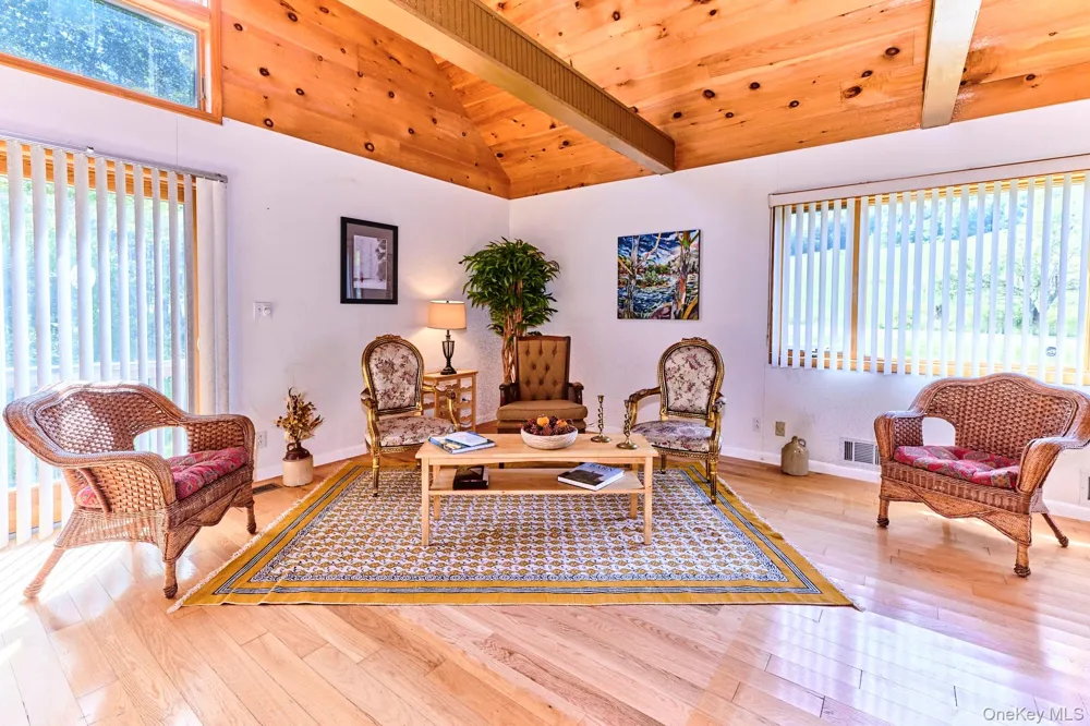 10 W Simmon Callicoon, NY 12736