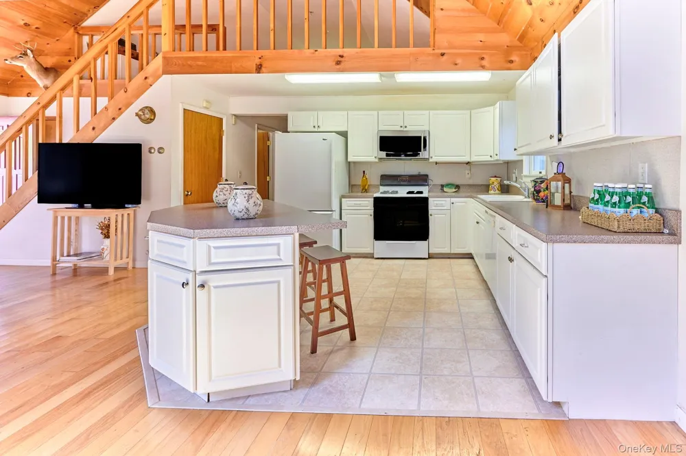 10 W Simmon Callicoon, NY 12736