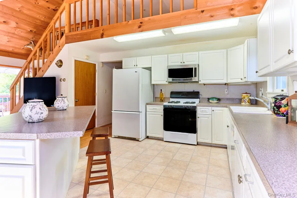 10 W Simmon Callicoon, NY 12736
