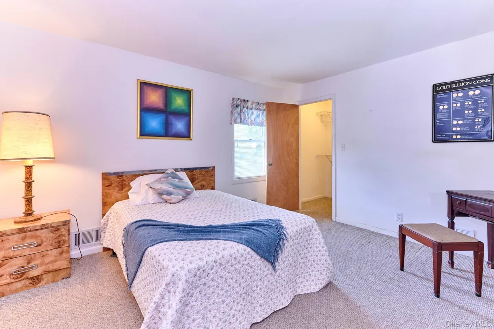 10 W Simmon Callicoon, NY 12736