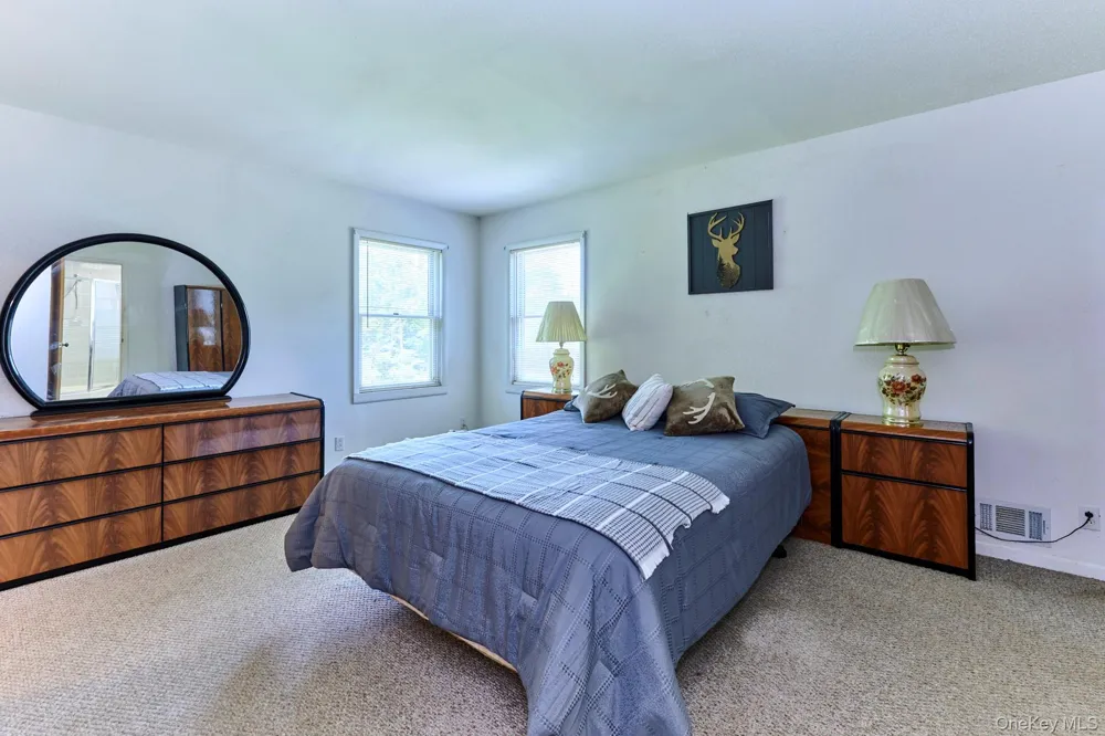 10 W Simmon Callicoon, NY 12736