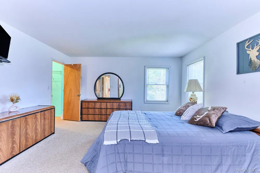 10 W Simmon Callicoon, NY 12736