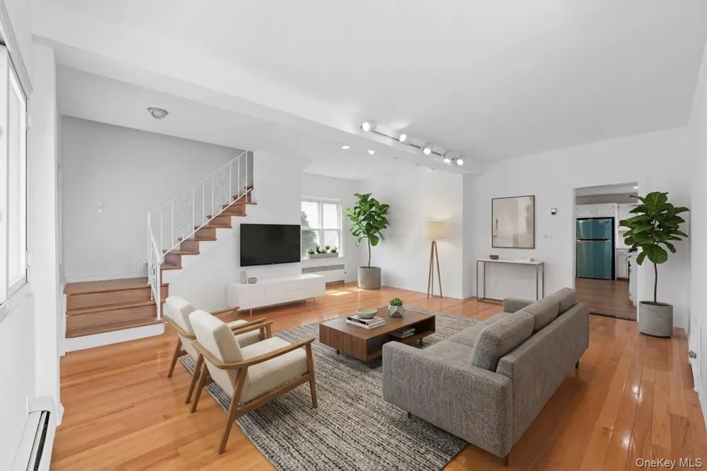224 W Broadway Inwood, NY 11096