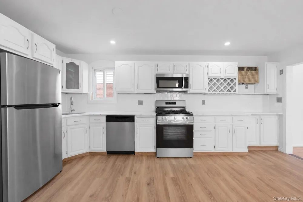 224 W Broadway Inwood, NY 11096