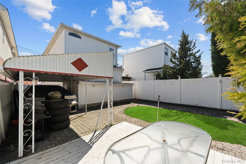 224 W Broadway Inwood, NY 11096