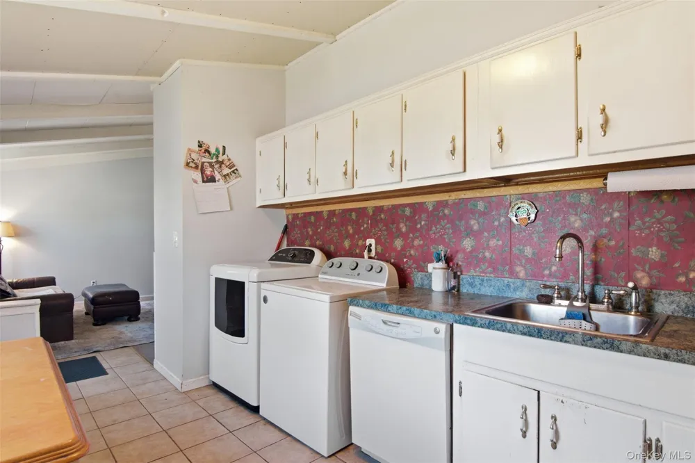 30 Lodge Lane East Setauket, NY 11733
