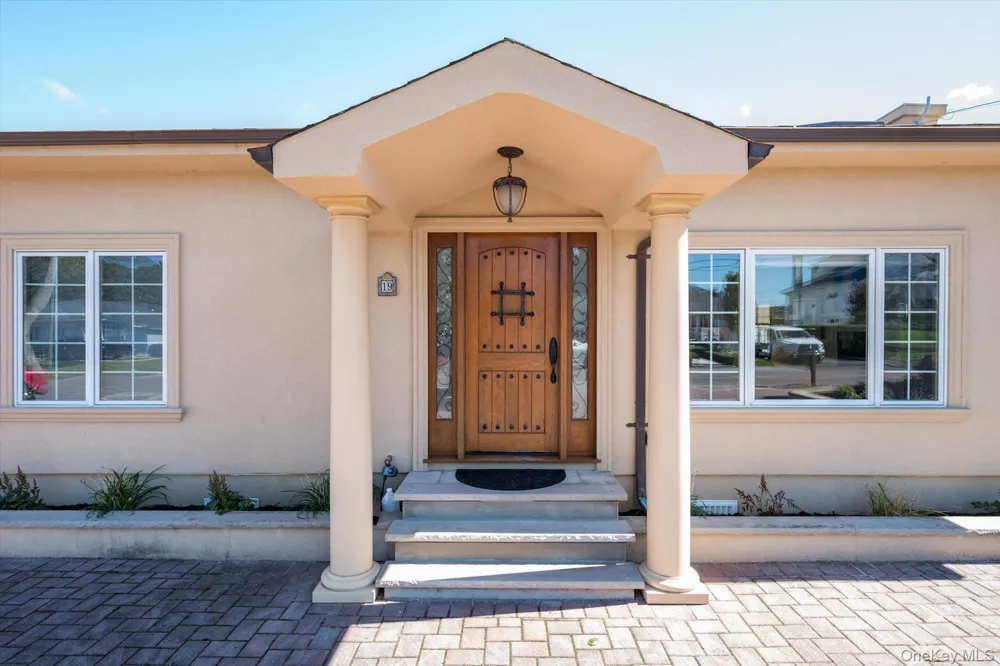19 Marlin Road East Quogue, NY 11942