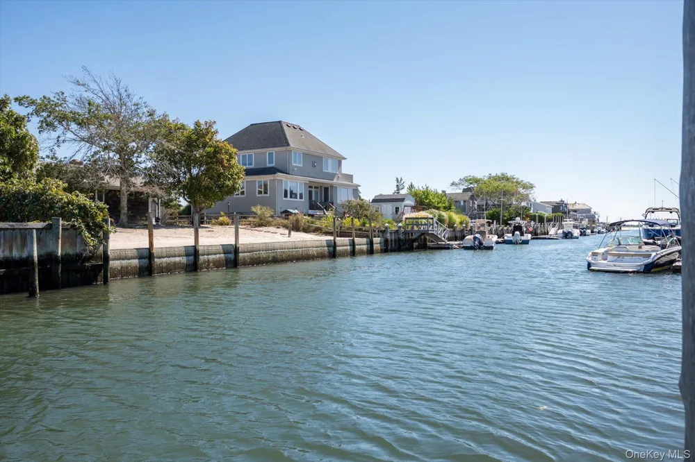 19 Marlin Road East Quogue, NY 11942