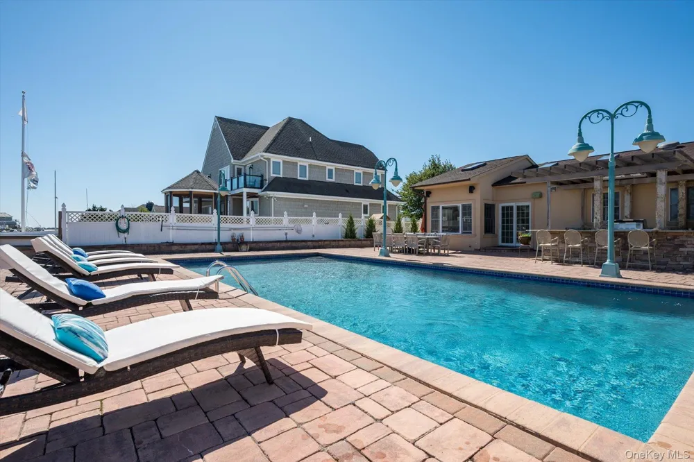 19 Marlin Road East Quogue, NY 11942