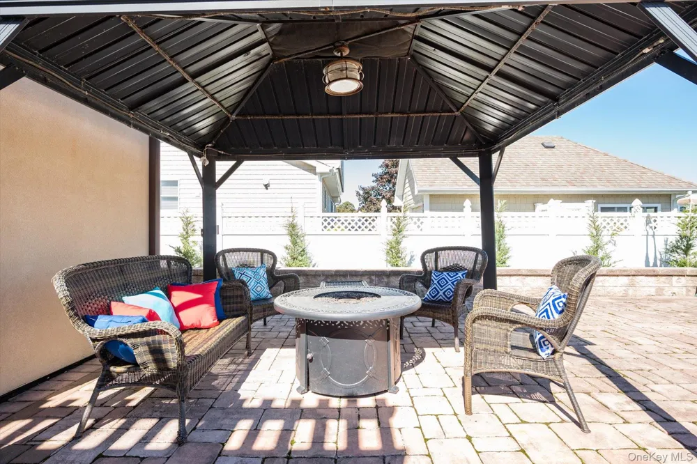 19 Marlin Road East Quogue, NY 11942