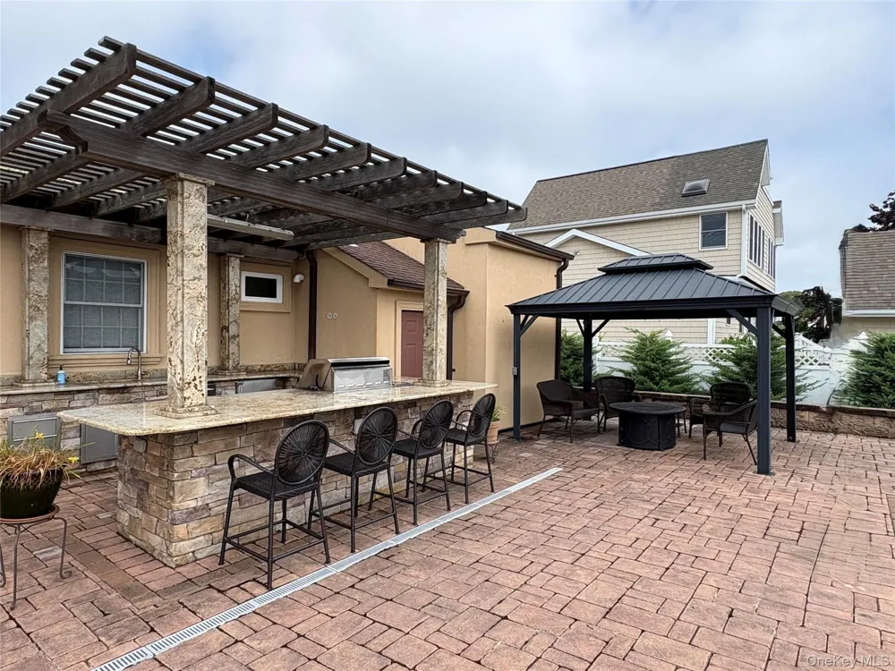 19 Marlin Road East Quogue, NY 11942