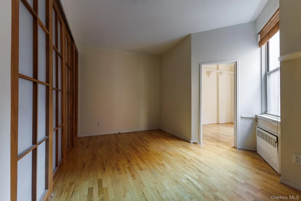 15 E 10th Street #4A New York (Manhattan), NY 10003