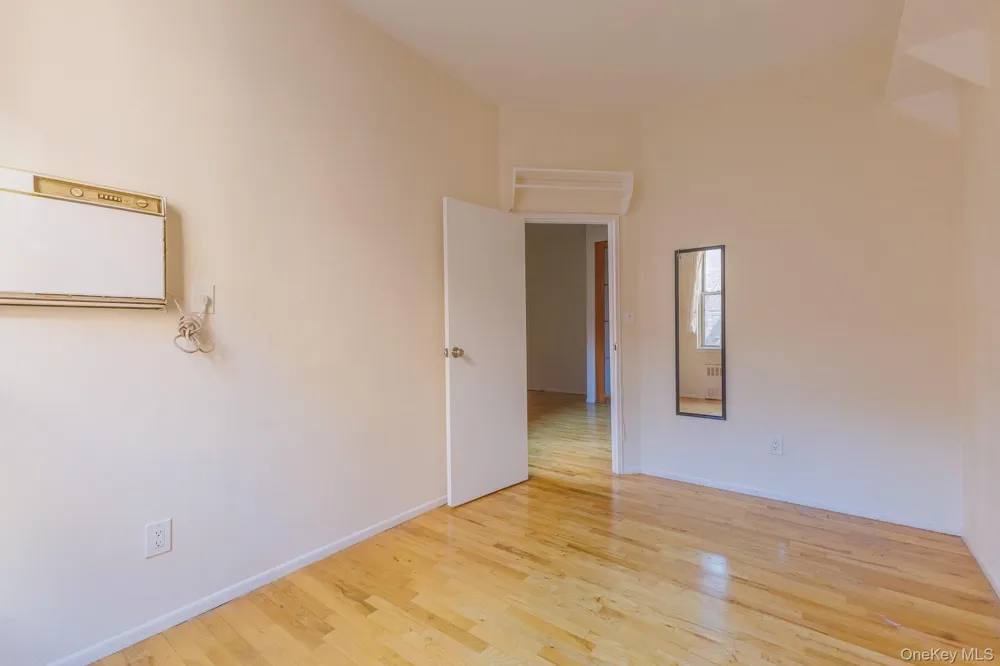 15 E 10th Street #4A New York (Manhattan), NY 10003