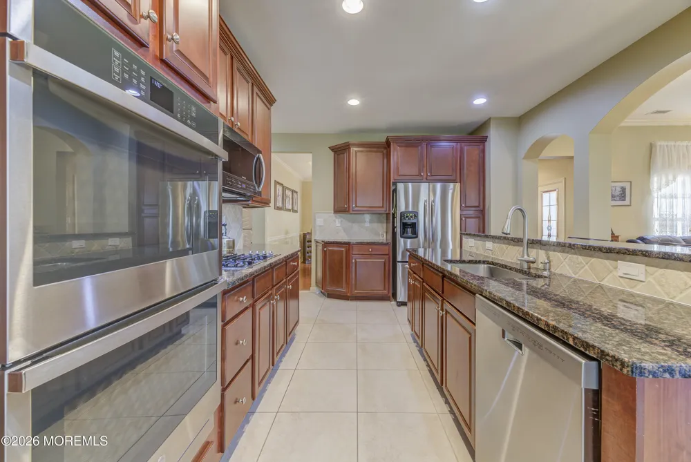 17 E Sagamore Drive Farmingdale, NJ 07727