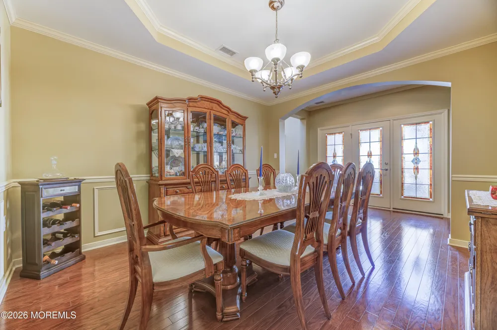 17 E Sagamore Drive Farmingdale, NJ 07727