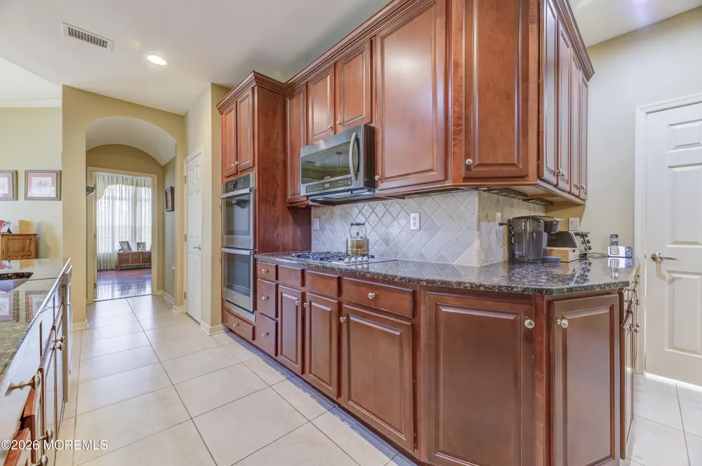 17 E Sagamore Drive Farmingdale, NJ 07727