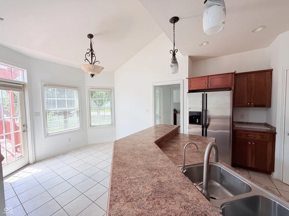 8605 Shamrock Lane Yorktown, IN 47396