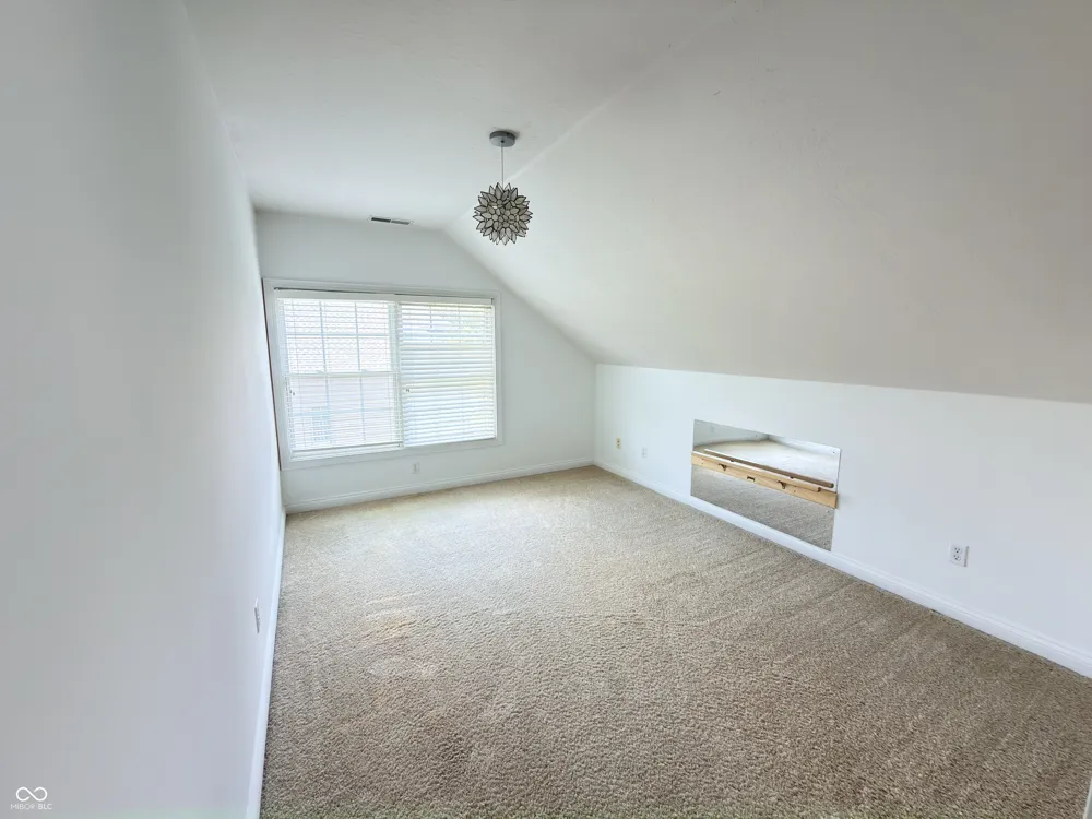 8605 Shamrock Lane Yorktown, IN 47396