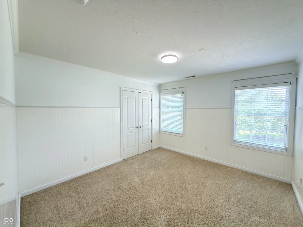 8605 Shamrock Lane Yorktown, IN 47396