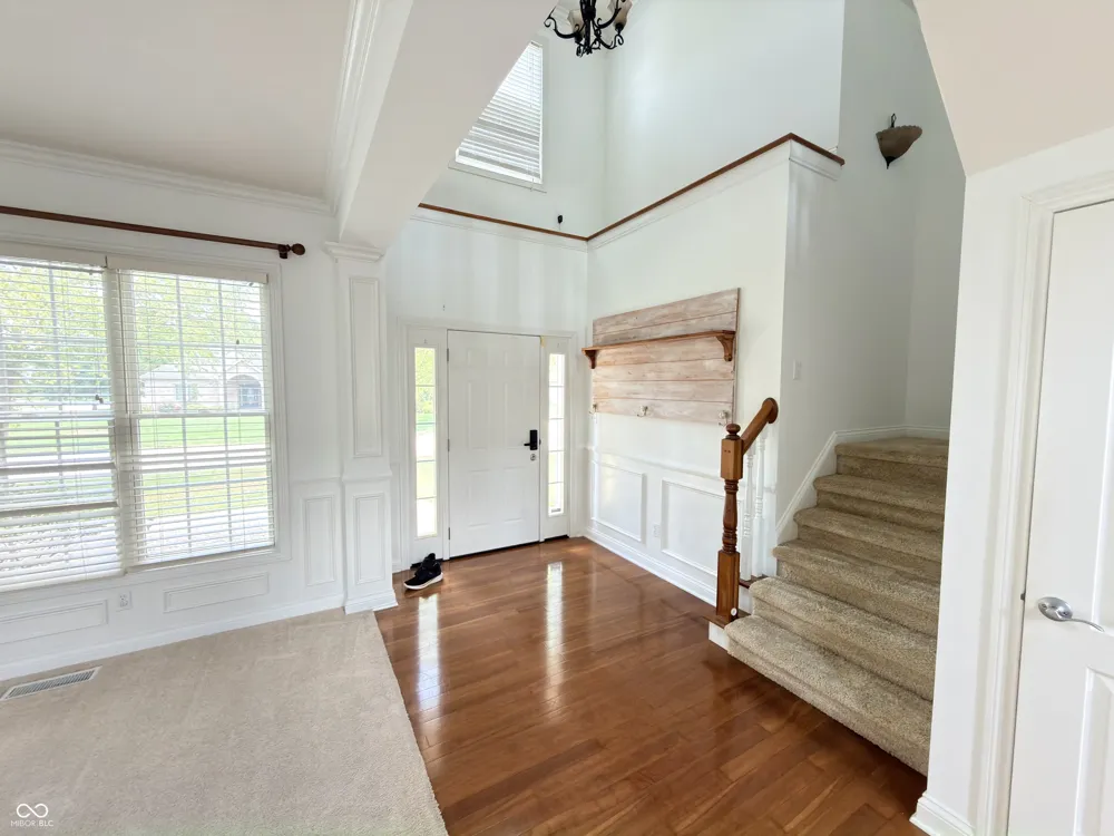 8605 Shamrock Lane Yorktown, IN 47396