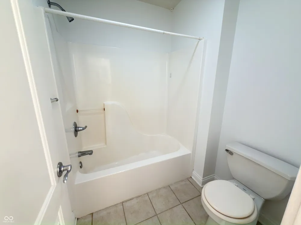 8605 Shamrock Lane Yorktown, IN 47396
