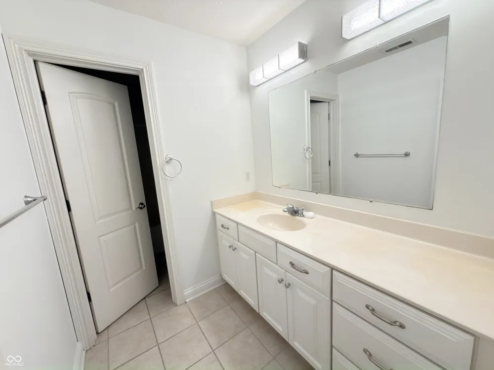 8605 Shamrock Lane Yorktown, IN 47396
